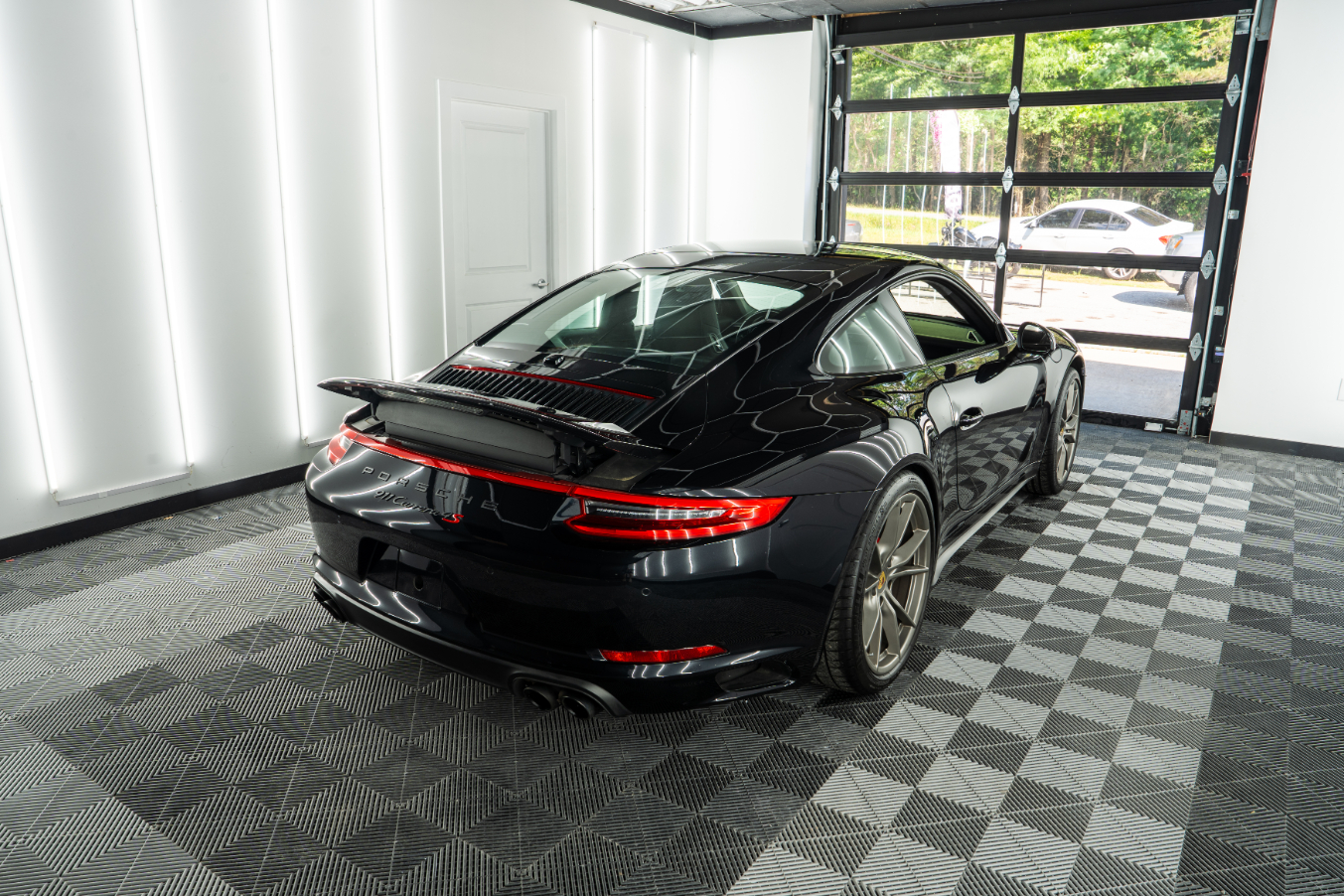 Load larger image of 2017 Porsche 911 Carrera 4S Coupe - Stuttcars Classified