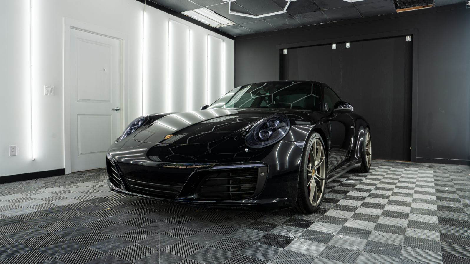 Load larger image of 2017 Porsche 911 Carrera 4S Coupe - Stuttcars Classified