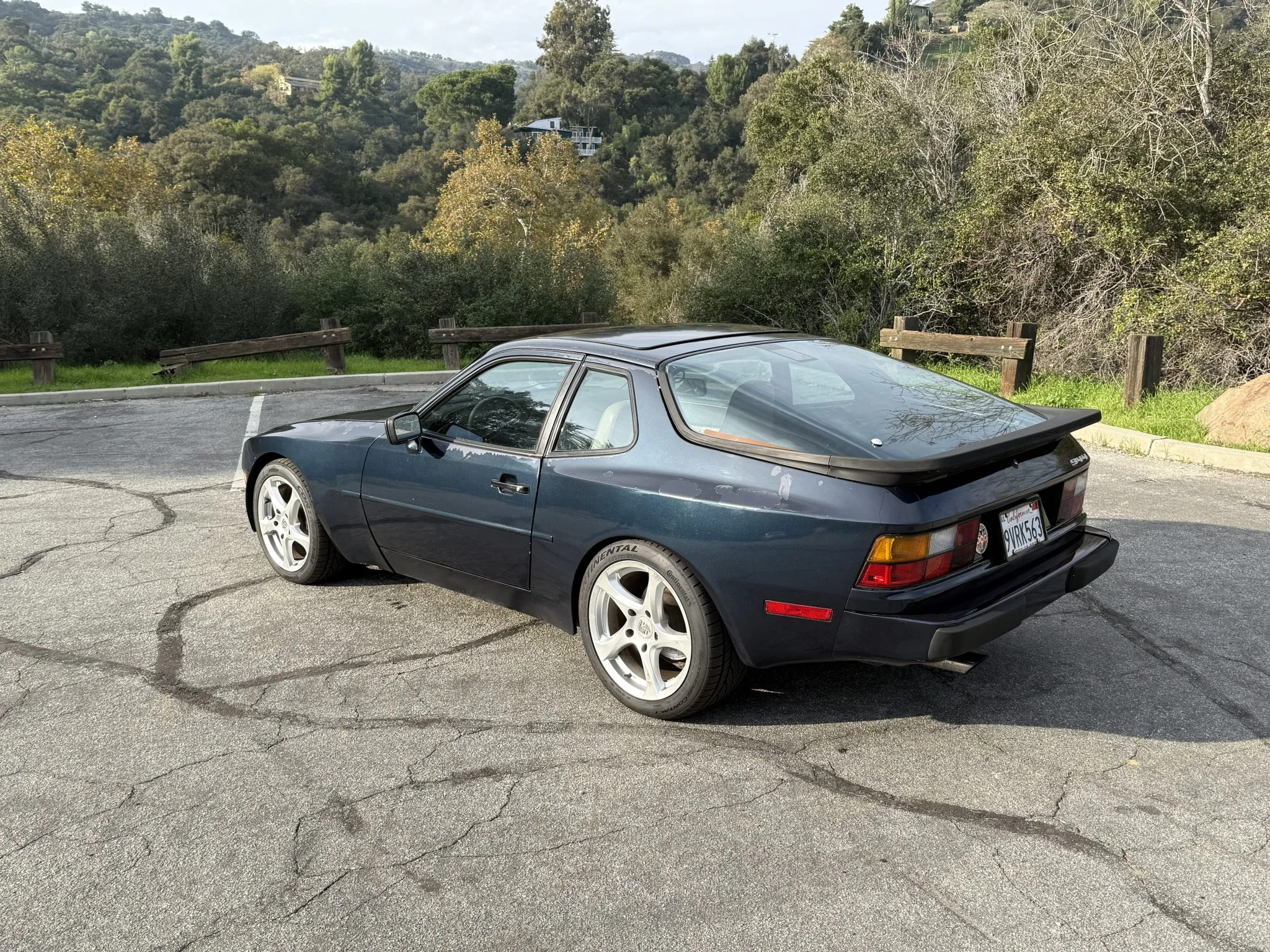 Load larger image of 1988 Porsche 944 - Stuttcars Classified