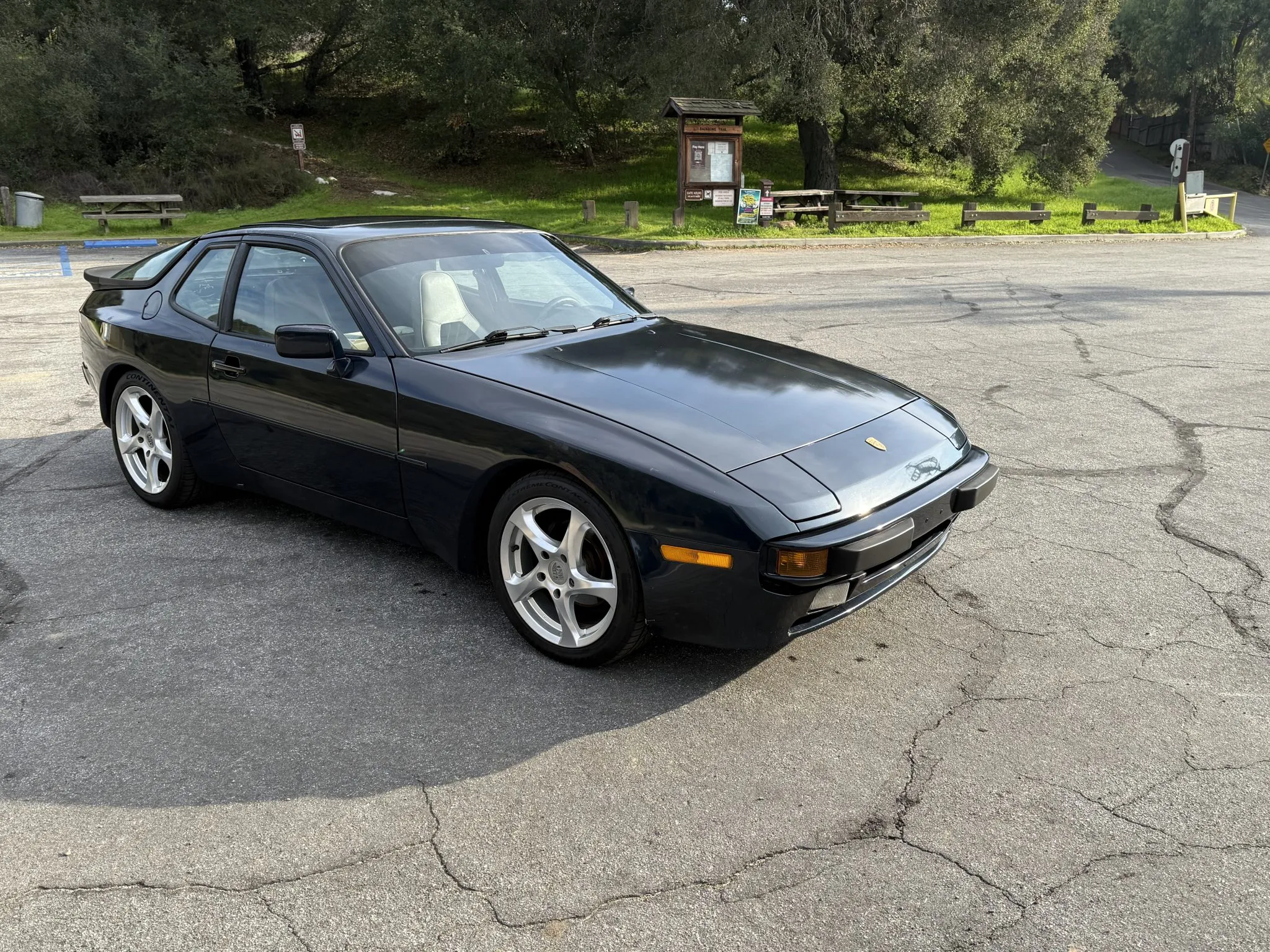 Load larger image of 1988 Porsche 944 - Stuttcars Classified