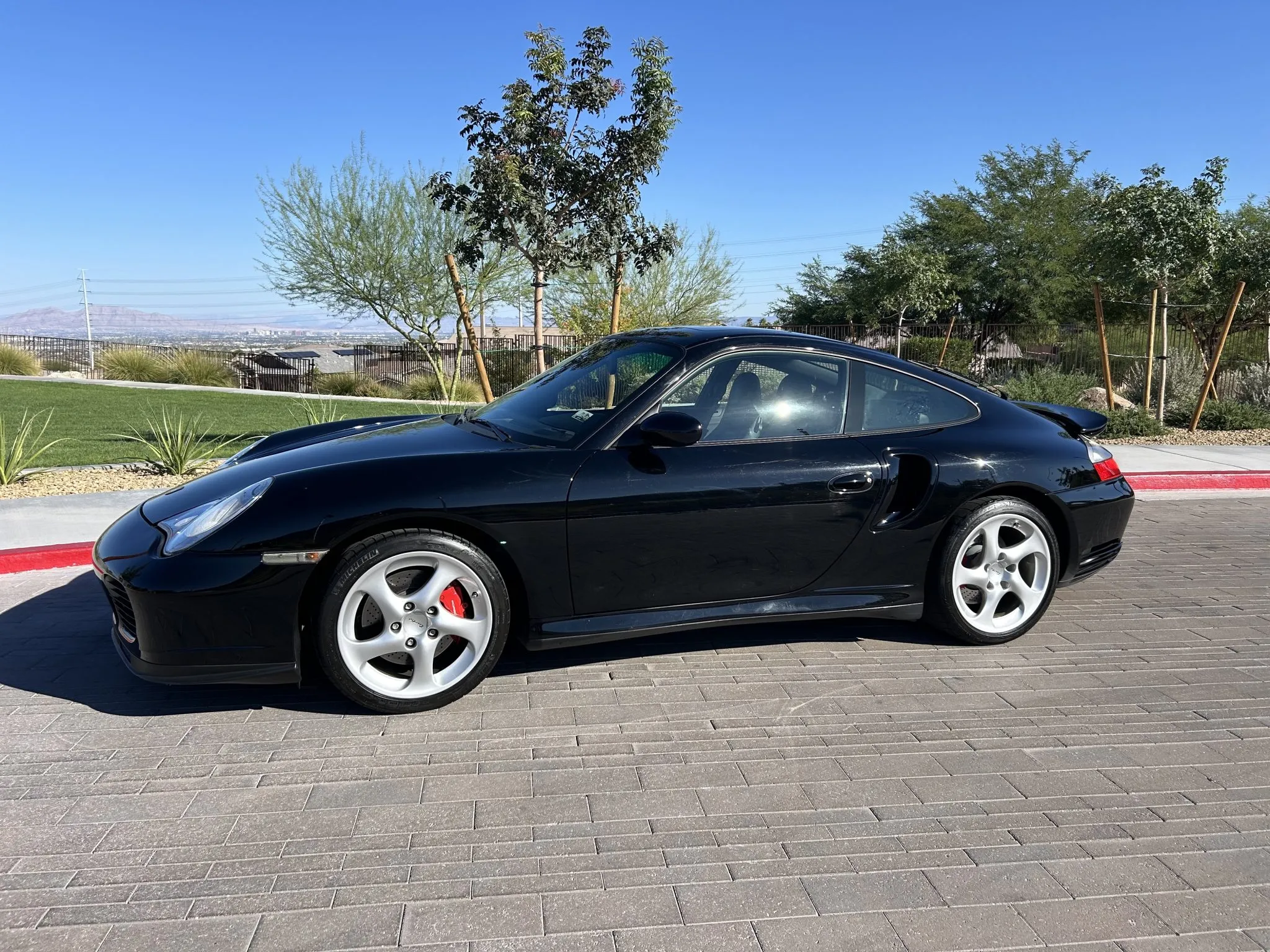 Load larger image of FOR SALE: 2004 Porsche 911 Turbo Coupe - Stuttcars Classified