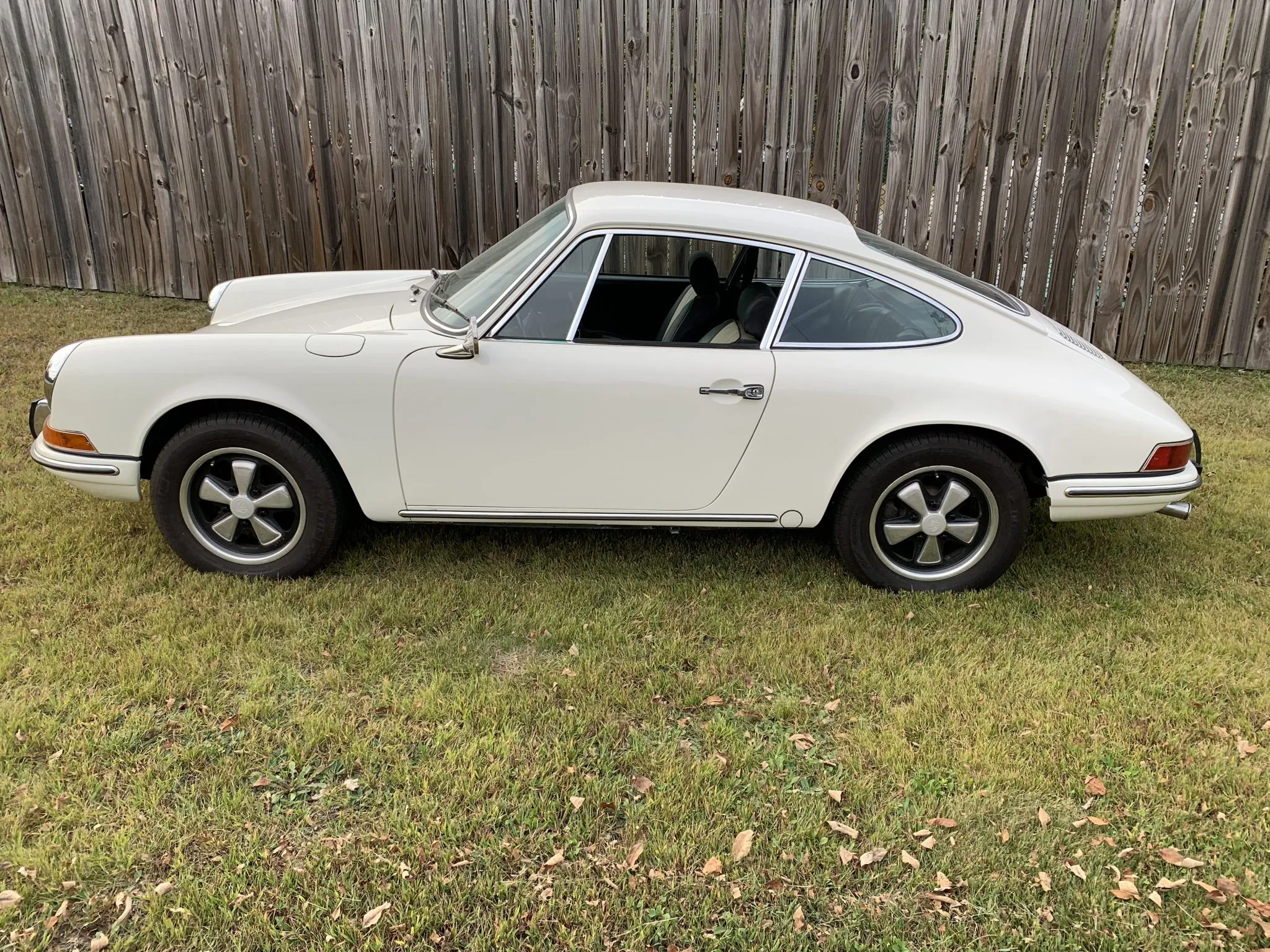 Load larger image of 1969 Porsche 912 Coupe - Stuttcars Classified