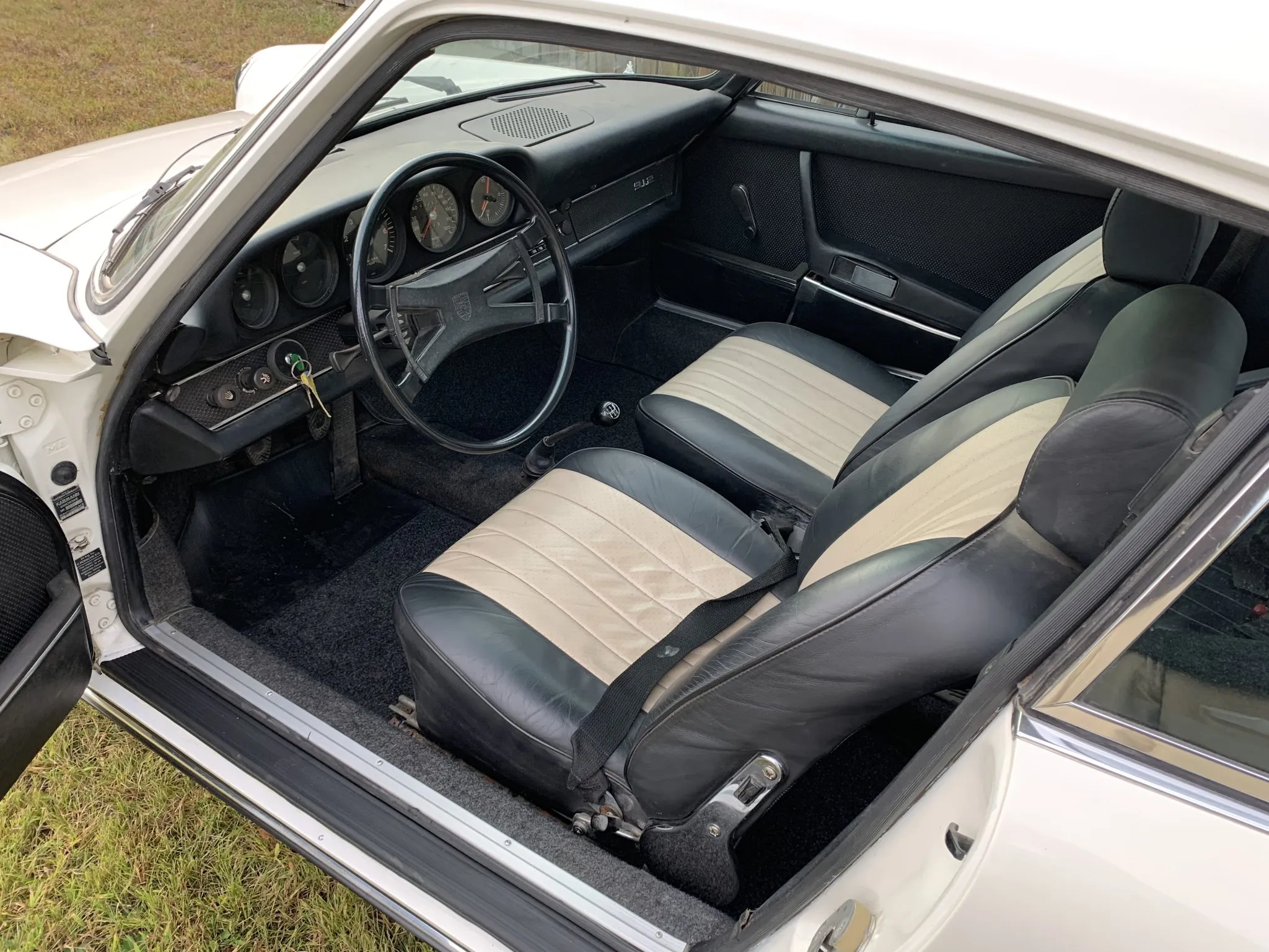 Load larger image of 1969 Porsche 912 Coupe - Stuttcars Classified