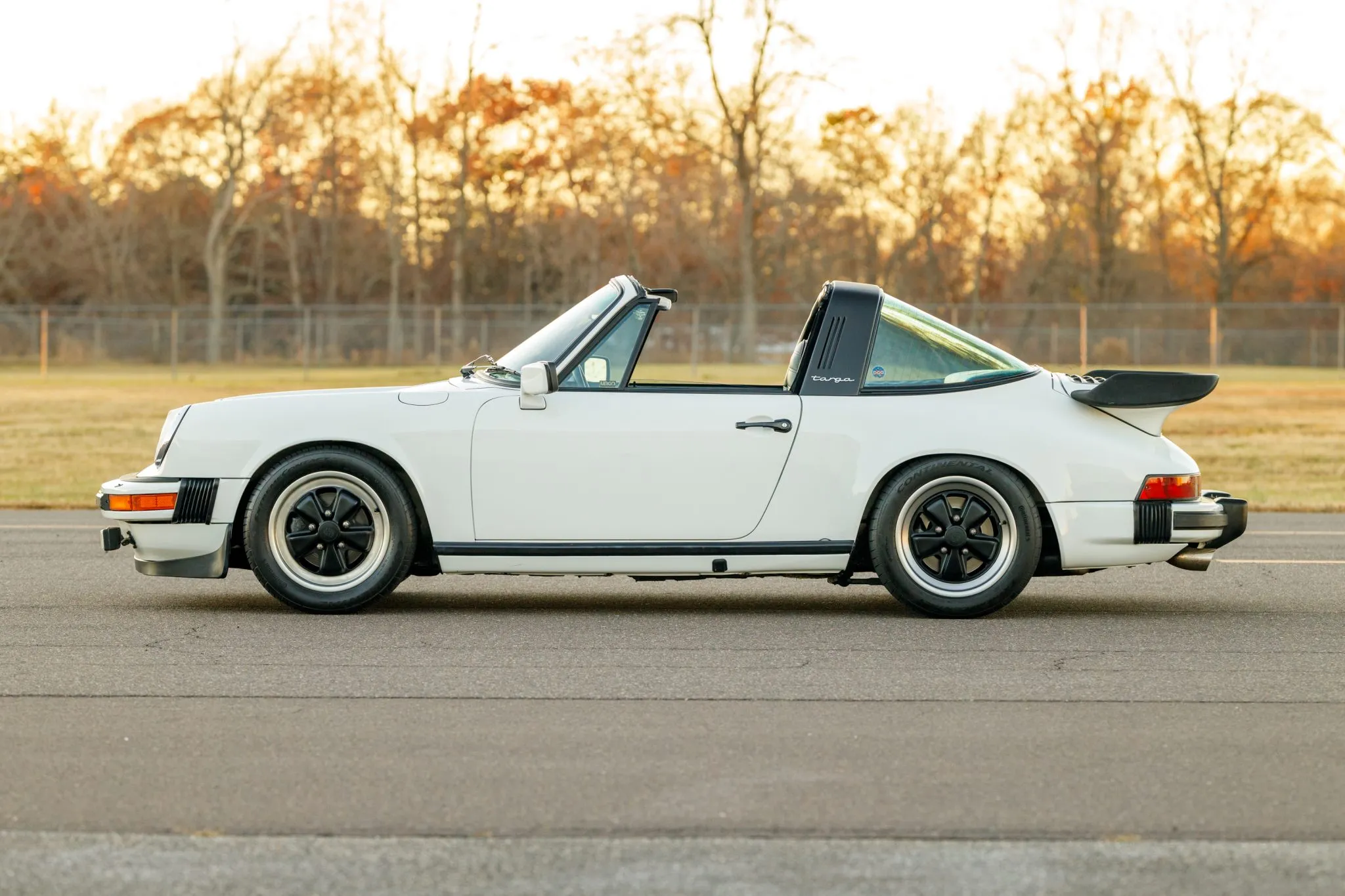 Load larger image of 1982 Porsche 911SC Targa - Stuttcars Classified