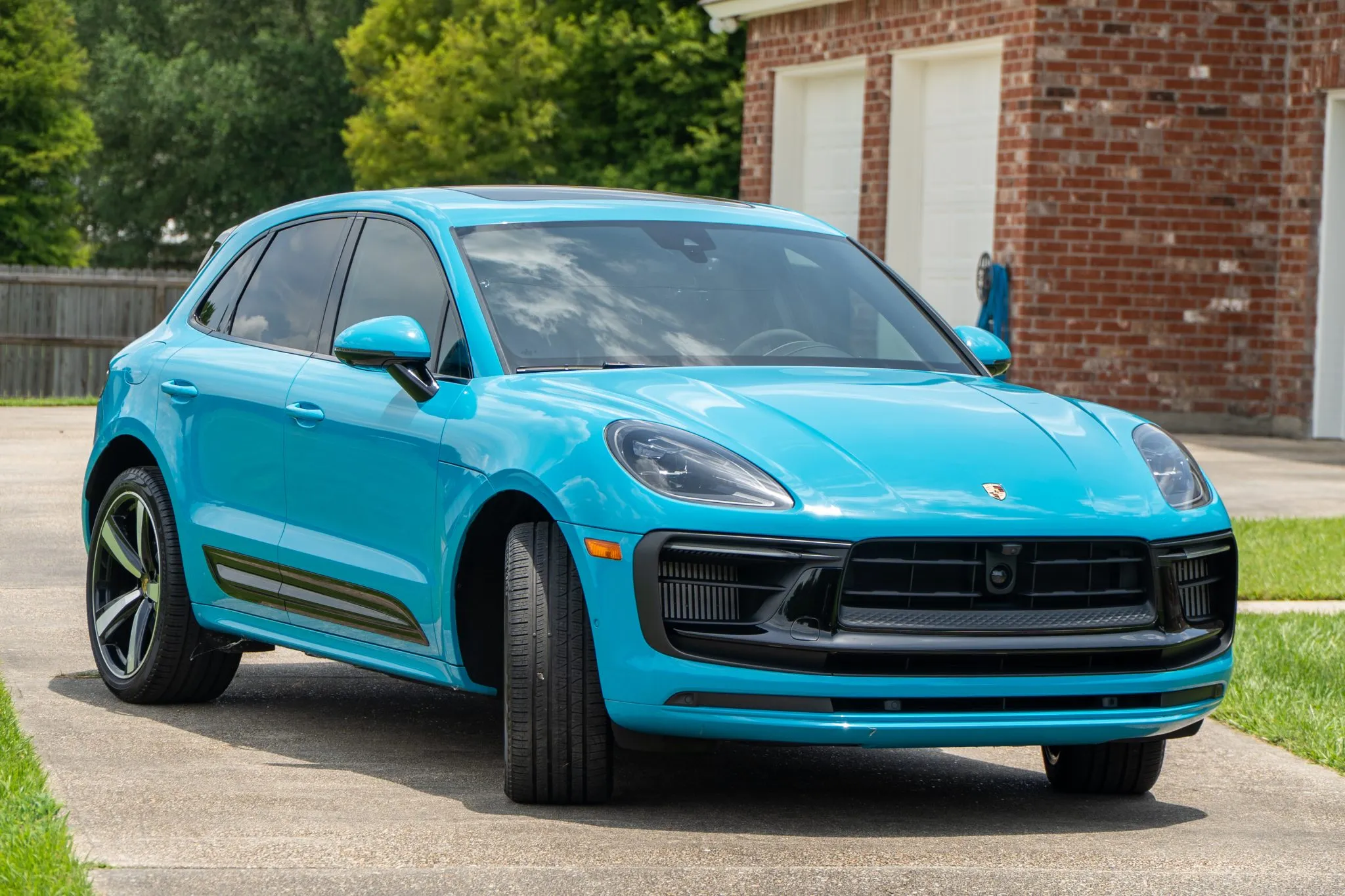 Load larger image of 2023 Porsche Macan GTS - Stuttcars Classified
