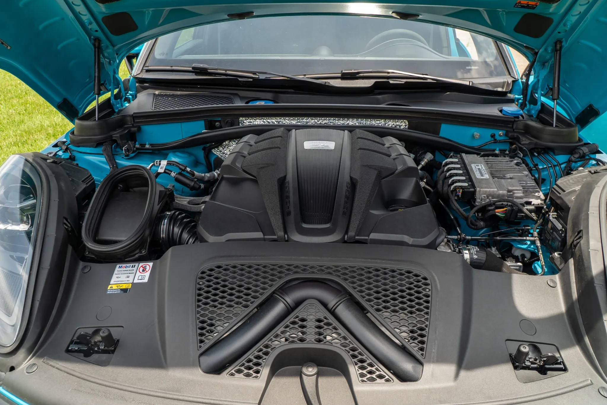 Load larger image of 2023 Porsche Macan GTS - Stuttcars Classified