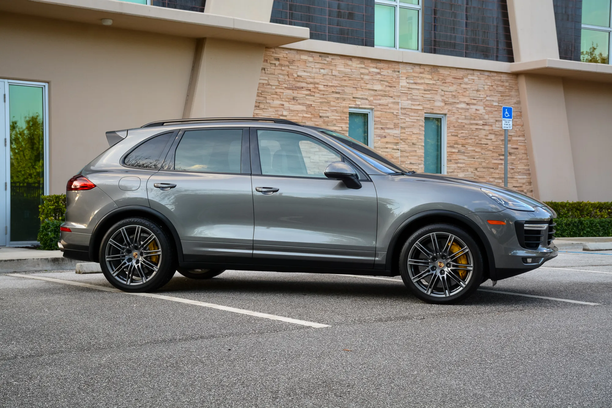 Load larger image of 2015 Porsche Cayenne Turbo - Stuttcars Classified
