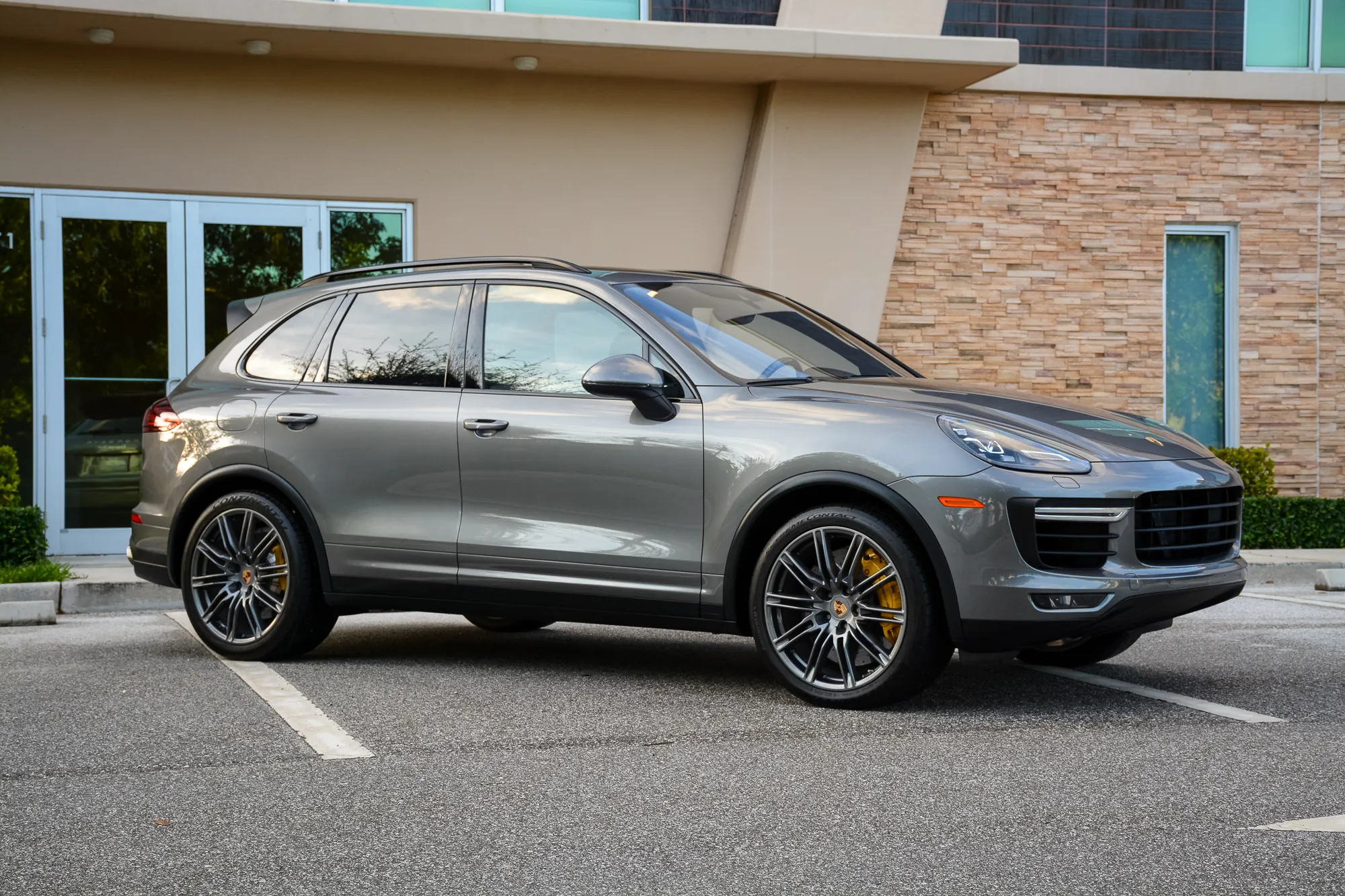 Load larger image of 2015 Porsche Cayenne Turbo - Stuttcars Classified