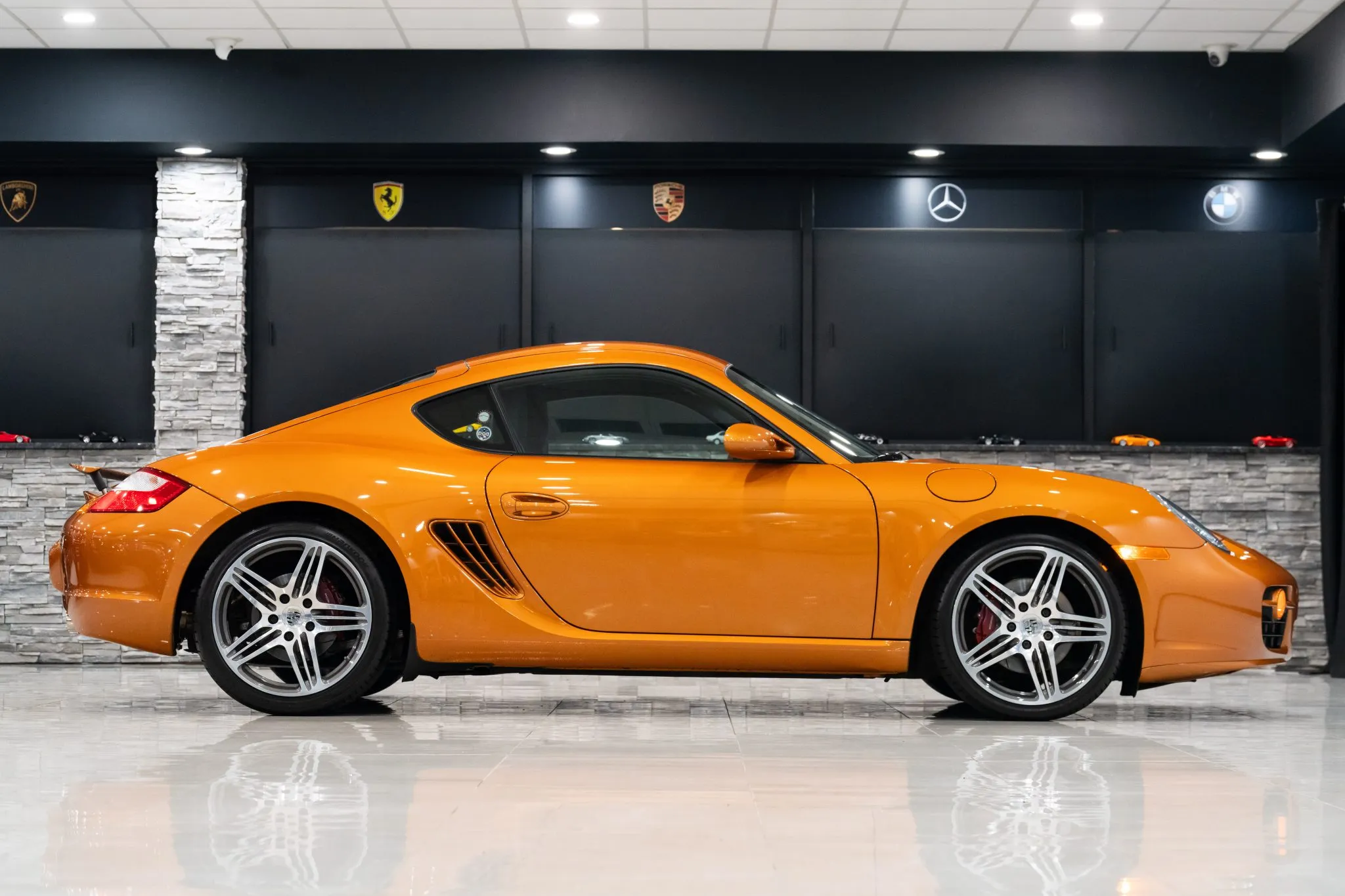 Load larger image of 2007 Porsche Cayman S - Stuttcars Classified